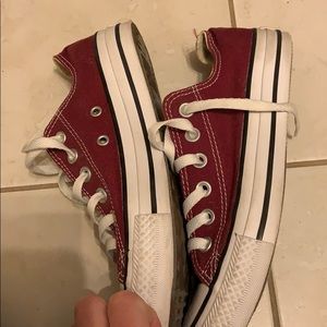 Maroon Converse women’s size 7! Great condition